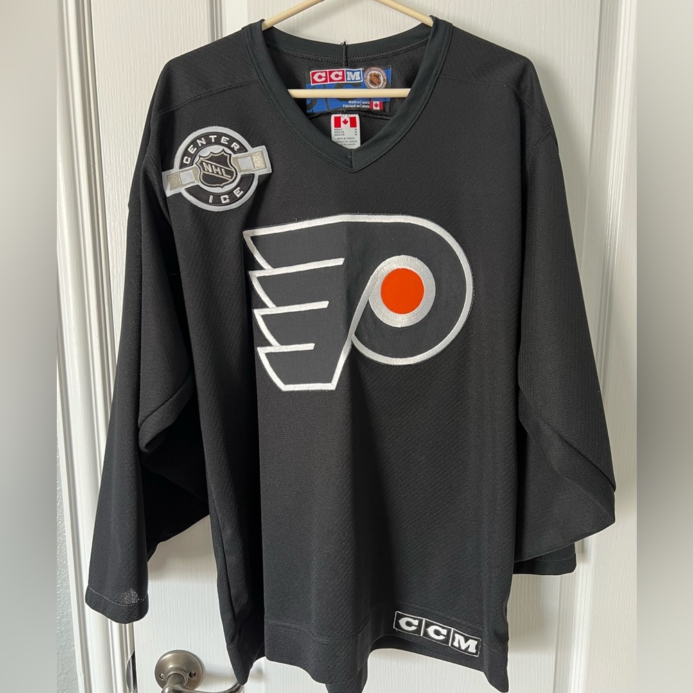 Philadelphia Flyers Hockey Jersey Size M